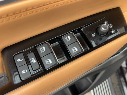 Used 2023 Jeep Grand Wagoneer Series III AWD/4WD image 11