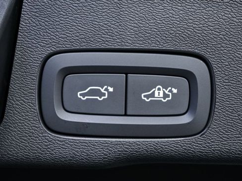 Certified 2026 Volvo XC60 B5 Ultra w/ Climate Package AWD/4WD image 33