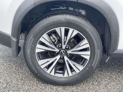 Used 2023 Nissan Rogue SV FWD image 7