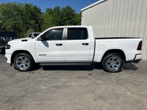Used 2025 RAM 1500 Big Horn AWD/4WD image 9