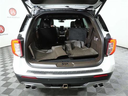 Used 2022 Ford Explorer King Ranch w/ Technology Package image 10