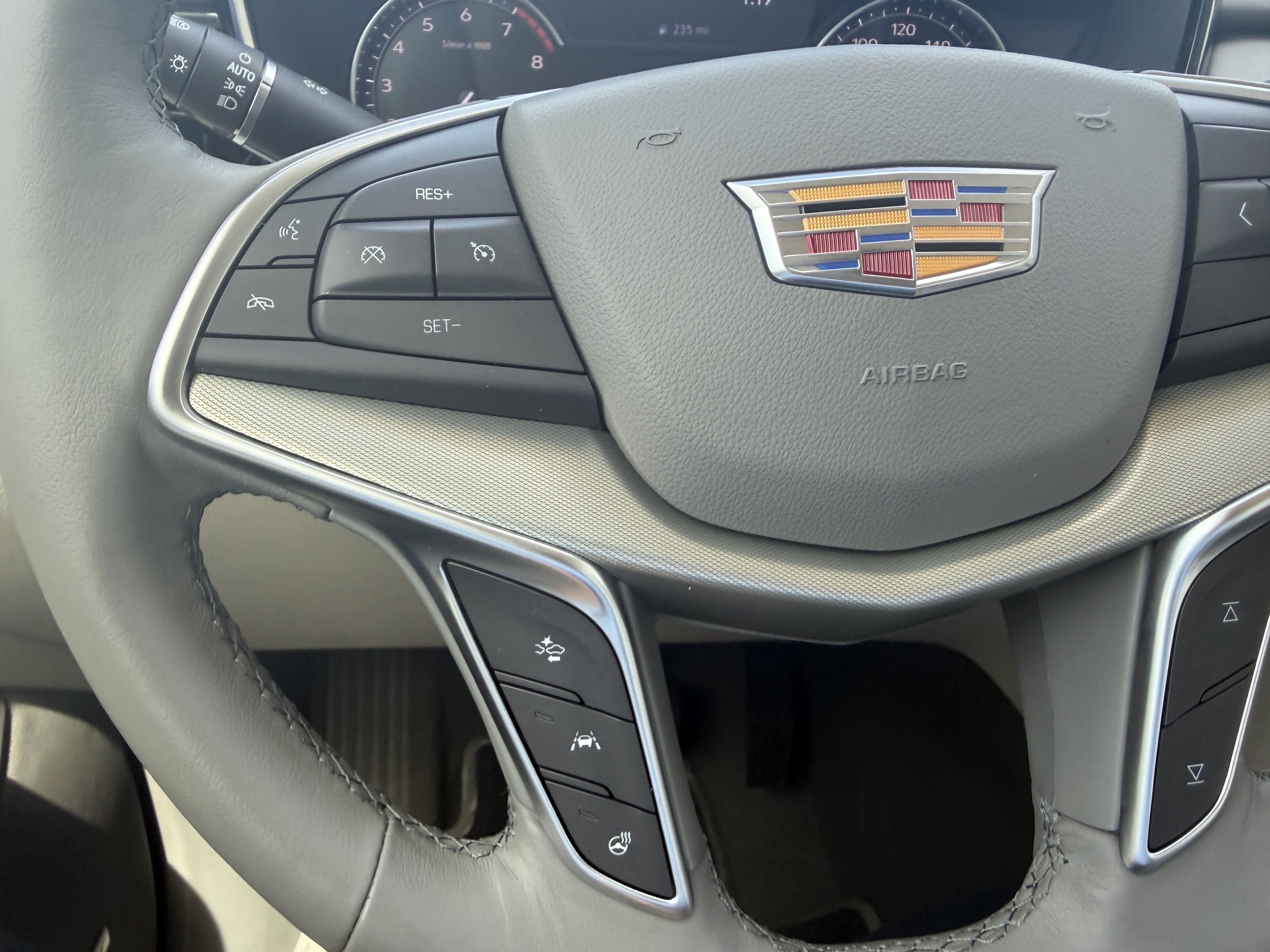 Certified 2024 Cadillac XT5 Premium Luxury FWD image 25