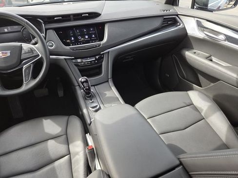 Used 2025 Cadillac XT5 Premium Luxury image 36