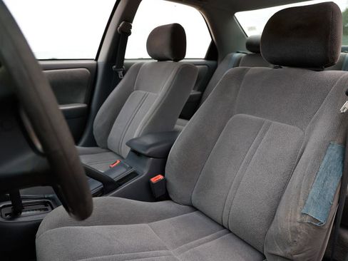 Used 2000 Toyota Camry CE FWD image 6