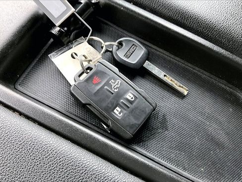 Used 2022 GMC Sierra 2500 Pro w/ Convenience Package image 11