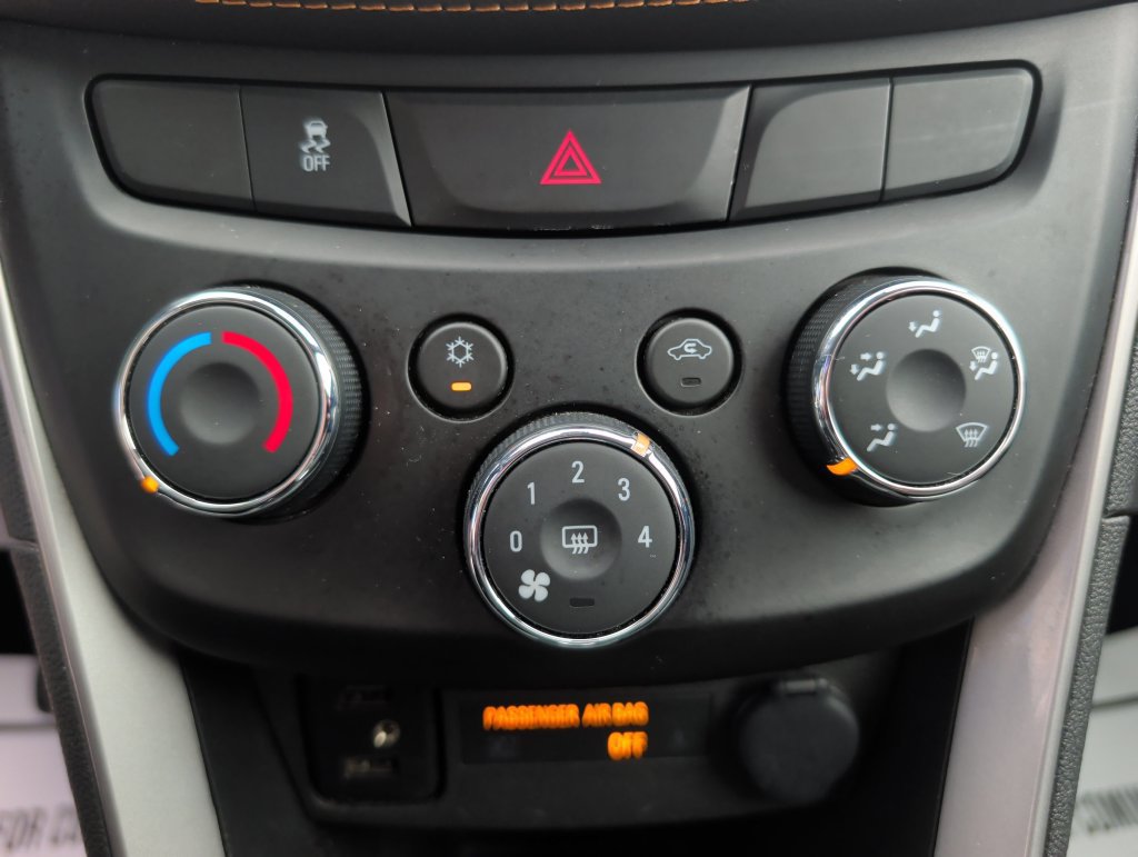 Used 2020 Chevrolet Trax LS FWD image 14