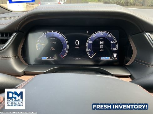 Used 2025 Jeep Grand Cherokee Summit AWD/4WD image 11