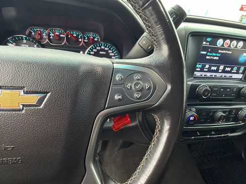 Used 2018 Chevrolet Silverado 1500 LTZ image 20