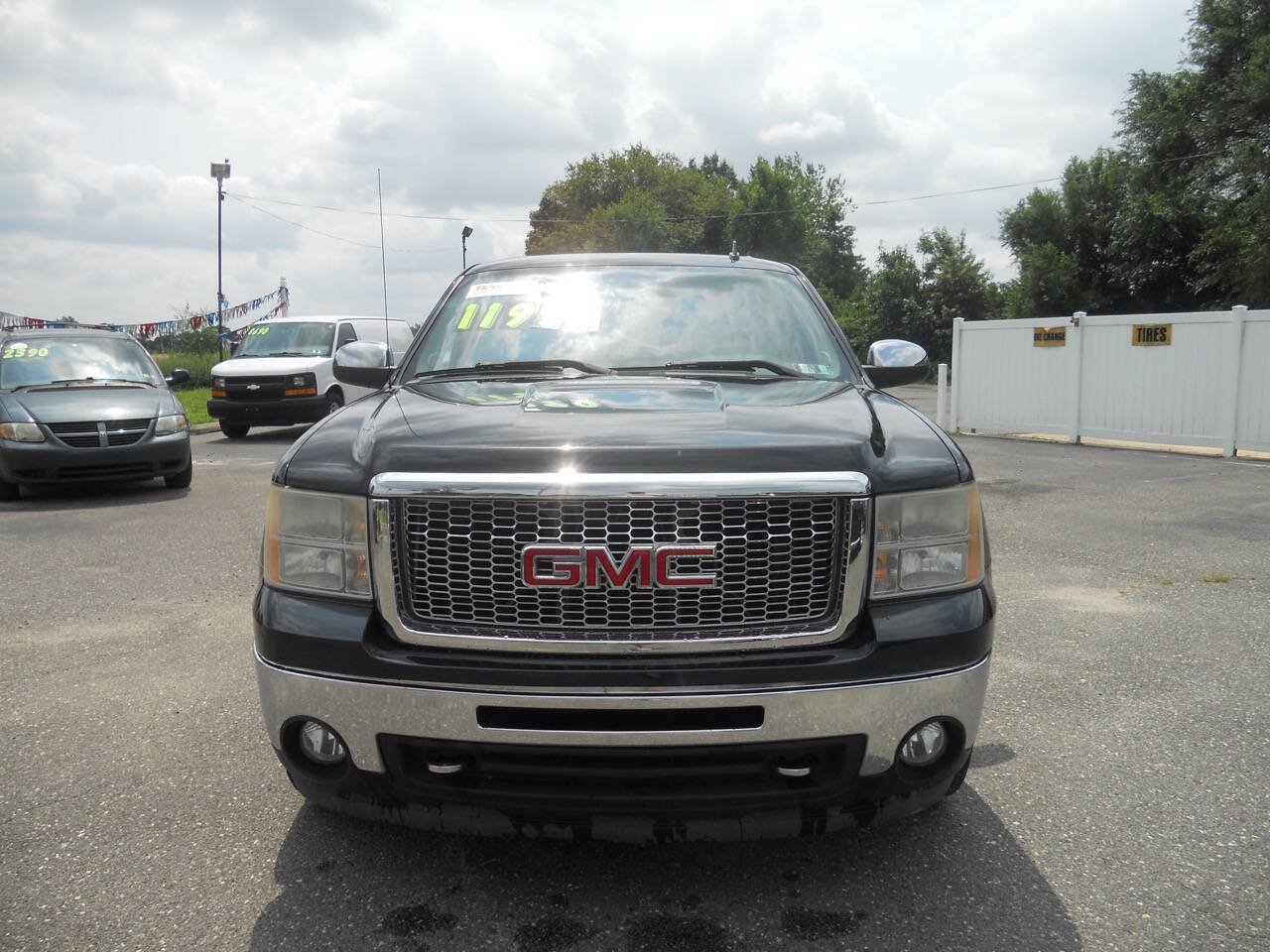 Used 2010 GMC Sierra 1500 SLE w/ (PDW) Pro Sport Package AWD/4WD image 3
