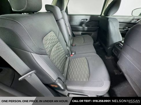 Used 2022 Nissan Pathfinder SV FWD image 26