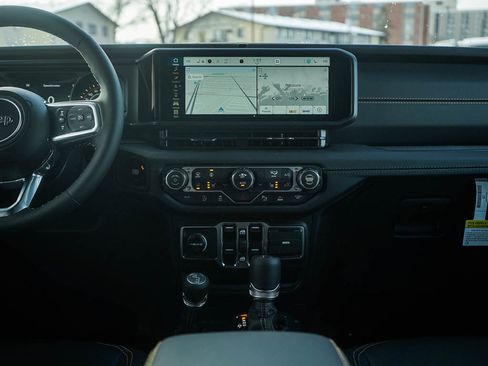 New 2026 Jeep Wrangler Unlimited Sahara AWD/4WD image 15