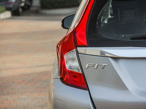 Used 2020 Honda Fit EX image 8