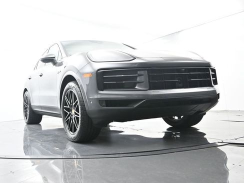 Certified 2024 Porsche Cayenne Coupe AWD/4WD image 54