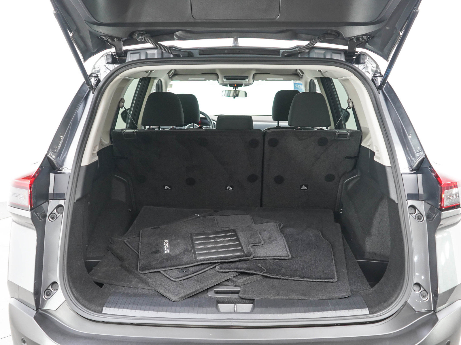 Used 2023 Nissan Rogue SV AWD/4WD image 17