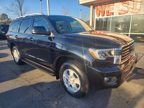 Used 2020 Toyota Sequoia SR5 image 1