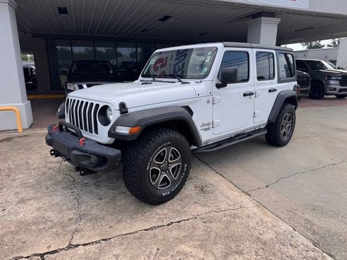 Used 2020 Jeep Wrangler Unlimited Sport S AWD/4WD image 3