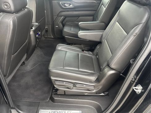 Used 2021 Chevrolet Suburban Z71 w/ Z71 Signature Package AWD/4WD image 14