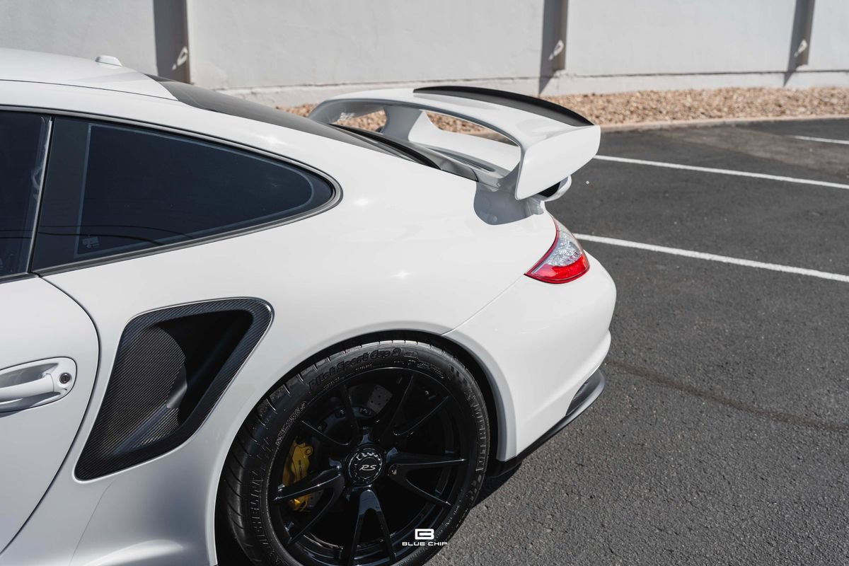 Used 2011 Porsche 911 GT2 RS RWD image 4