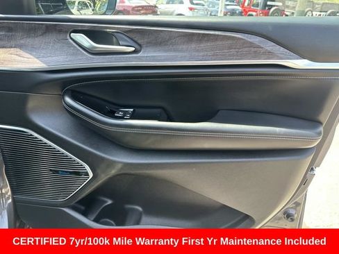 Used 2023 Jeep Grand Cherokee L Overland AWD/4WD image 9