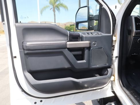 Used 2022 Ford F350 Platinum w/ Tremor Off-Road Package AWD/4WD image 19