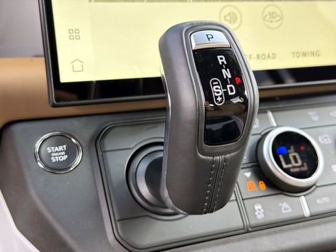 New 2026 Land Rover Defender 110 X-Dynamic SE AWD/4WD image 27