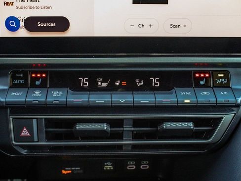 Used 2025 Toyota Camry XSE image 21