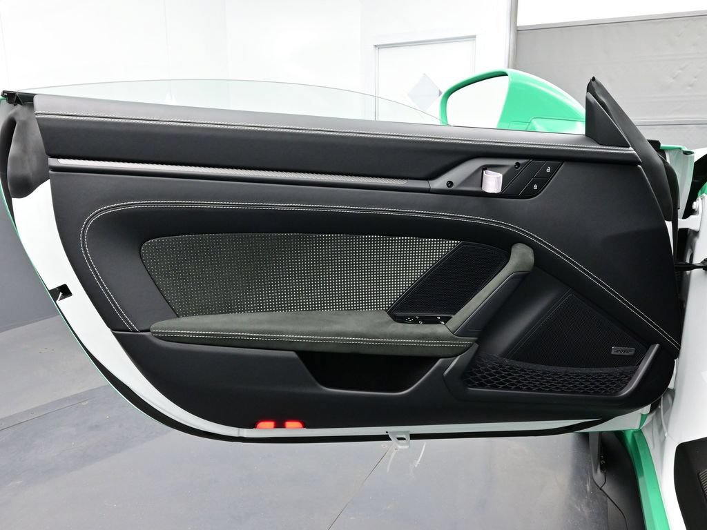 Certified 2025 Porsche 911 GT3 RS RWD image 7