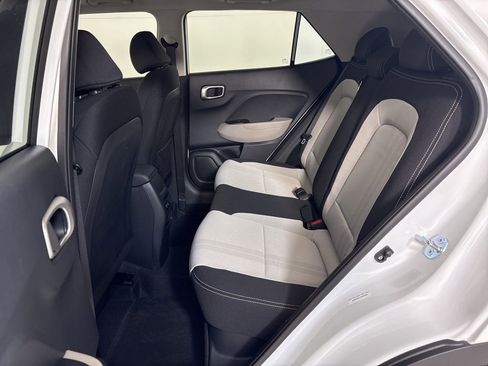 New 2026 Hyundai Venue SEL image 18