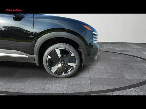 Used 2025 Nissan Kicks SR FWD image 17