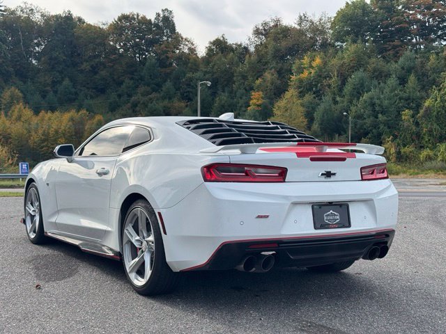 Used 2017 Chevrolet Camaro SS RWD image 5
