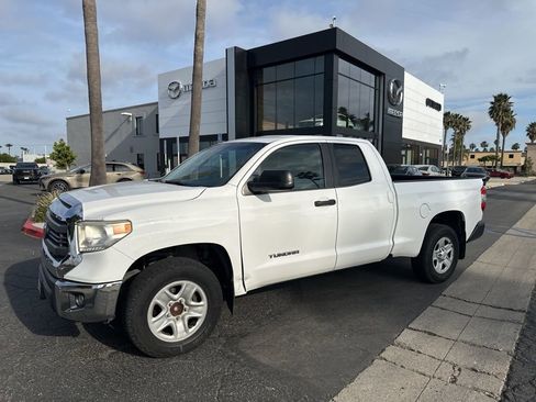 Used 2015 Toyota Tundra SR5 w/ Tow Package image 2