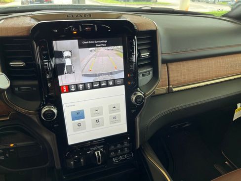 New 2023 RAM 3500 Limited image 9