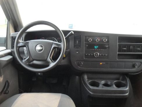 Used 2008 Chevrolet Express 1500 RWD image 14
