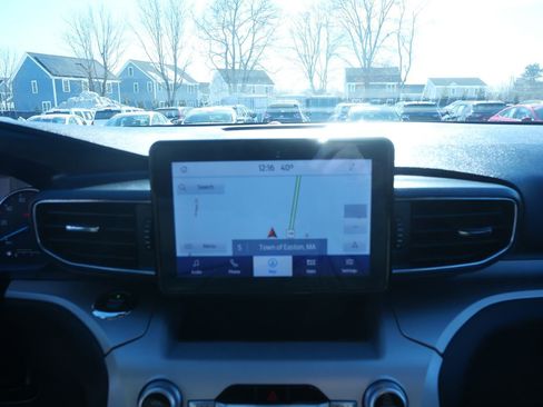 Used 2020 Ford Explorer XLT w/ Equipment Group 202A image 13