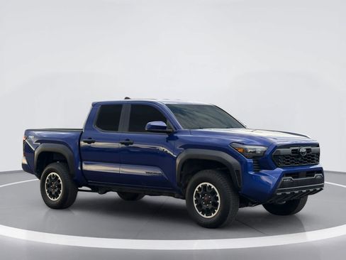 Used 2025 Toyota Tacoma TRD Off-Road AWD/4WD image 5