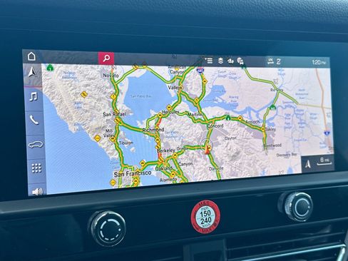 Used 2025 Porsche Macan image 19