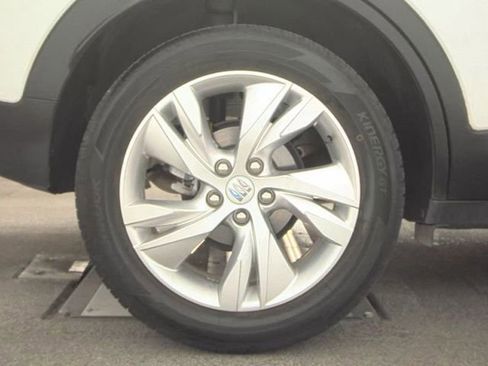 Used 2024 Buick Encore GX Preferred FWD image 18
