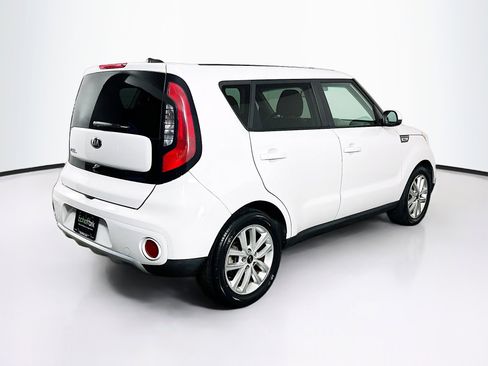 Used 2017 Kia Soul + FWD image 9