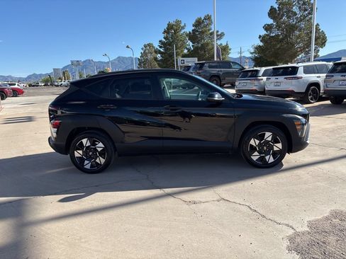 Used 2025 Hyundai Kona SEL FWD image 4