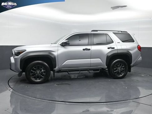Used 2025 Toyota 4Runner SR5 AWD/4WD image 4