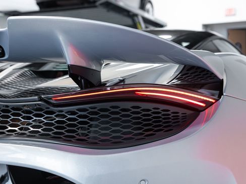Used 2024 McLaren 750S image 20