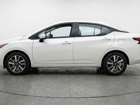 Used 2025 Nissan Versa SV image 5