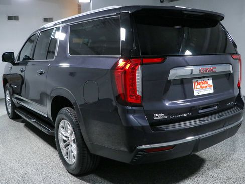 Used 2023 GMC Yukon XL SLT w/ SLT Luxury Package AWD/4WD image 9