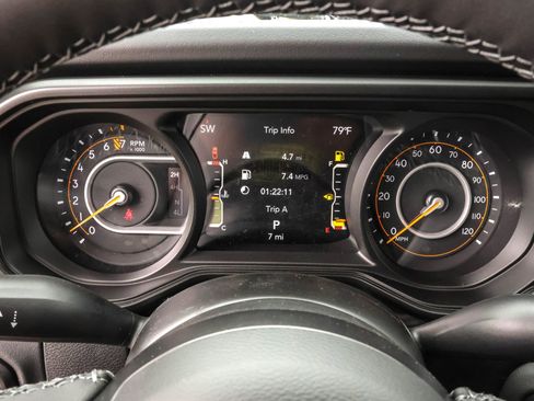 New 2025 Jeep Gladiator Rubicon w/ Convenience Group image 21