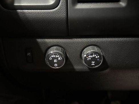 Used 2022 Chevrolet Colorado LT w/ LT Convenience Package image 18