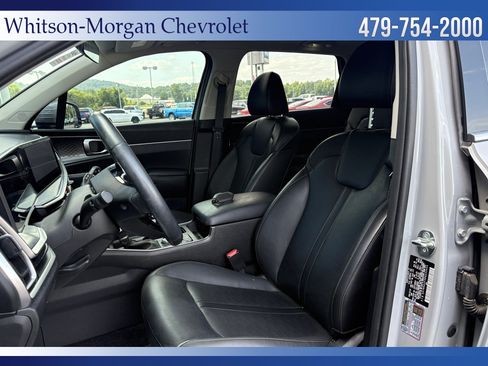 Used 2024 Kia Sorento EX w/ Panoramic Sunroof Package FWD image 9