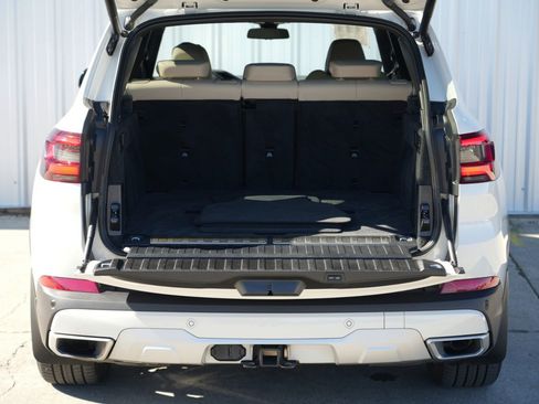Used 2022 BMW X5 xDrive45e image 9