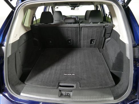 Used 2025 Nissan Rogue SV AWD/4WD image 18