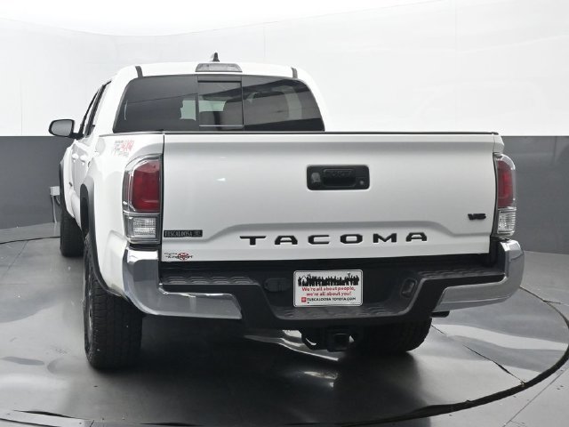 Used 2023 Toyota Tacoma TRD Off-Road w/ Black Out Package (TMS) AWD/4WD image 17