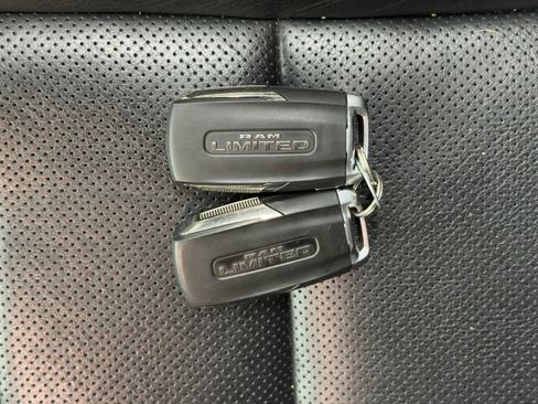 Used 2022 RAM 1500 Limited w/ Body-Colour Bumper Group AWD/4WD image 98